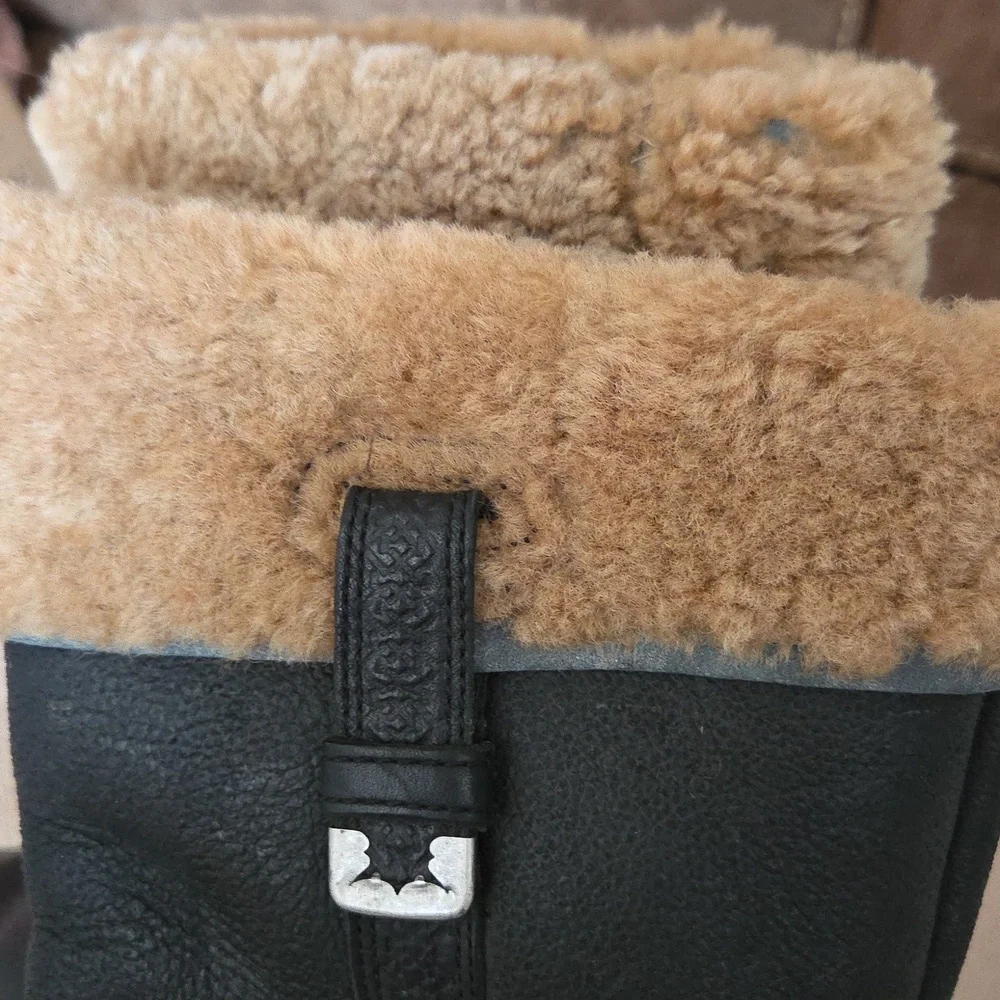 UGG Mens Leather Insulated Boots